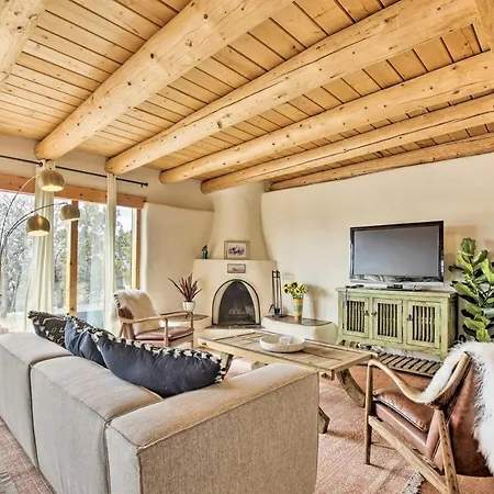 Desert Adobe Retreat - Mountain Views Holiday home