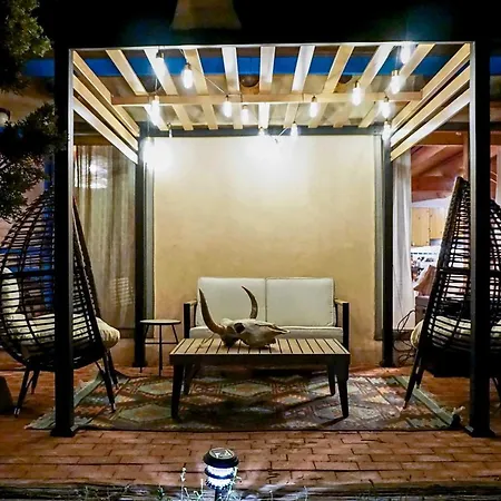 Desert Adobe Retreat - Mountain Views Holiday home