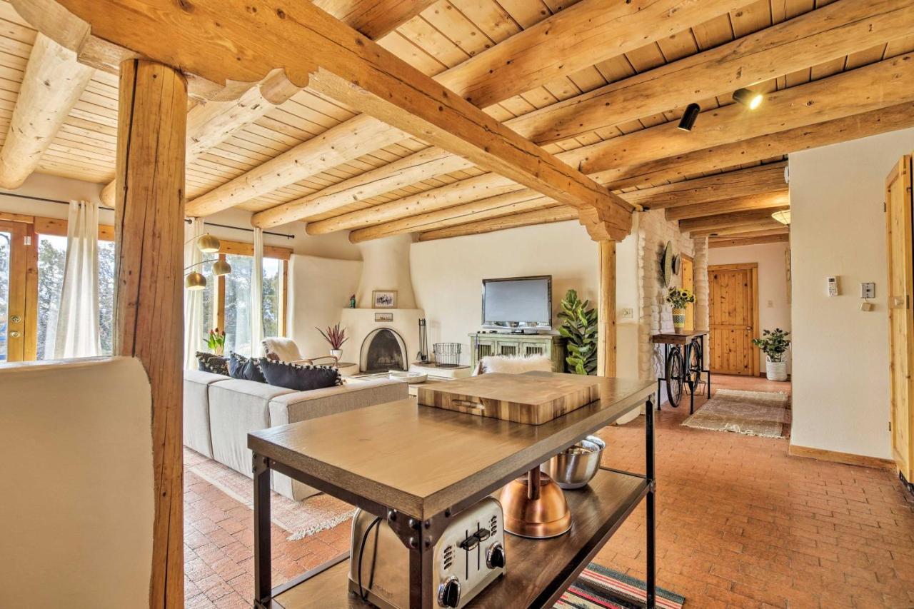 Authentic Adobe With Desert Views Holiday home